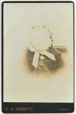 Cabinet Card Photo Hampshir Alresford FE Abbott Studio Portrait Elderly Lady age