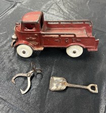 Antique Arcade Studebaker Red Cast-Iron Toy Ice Truck, 1930s Original Paint