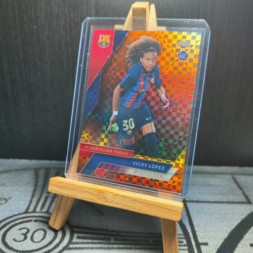 2022-23 Topps Cromo Barcelona Vicky Lopez RC Naranja X-Fractor/25 - Imagen 1 de 2