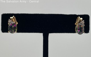 10K Womens Yellow Gold Fine Jewelry Diamond Stud Earrings Pair 2.28g