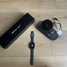 Apple Watch Series 4 Nike Edition 44mm Top Zu...