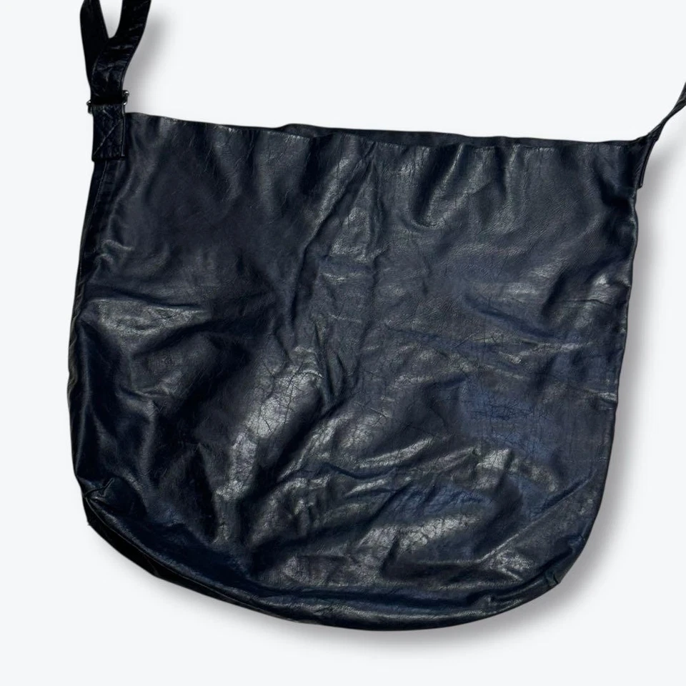 Bolso de Hombro Ann Demeulemeester Cuero Negro 37x46cm De Colección Usado Estado Foto 3 de 4