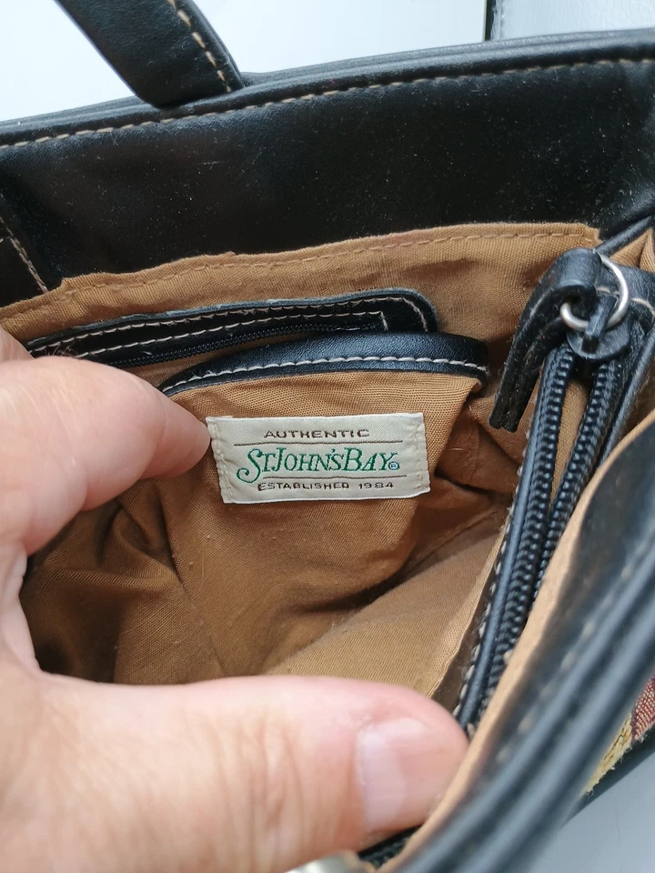 Auténtico bolso vegano negro St.John’s Bay con costuras de elefante Foto 4 de 4