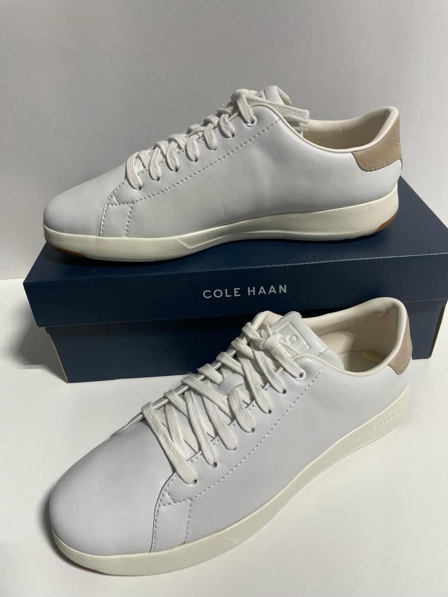 Cole Haan Men display picture 1