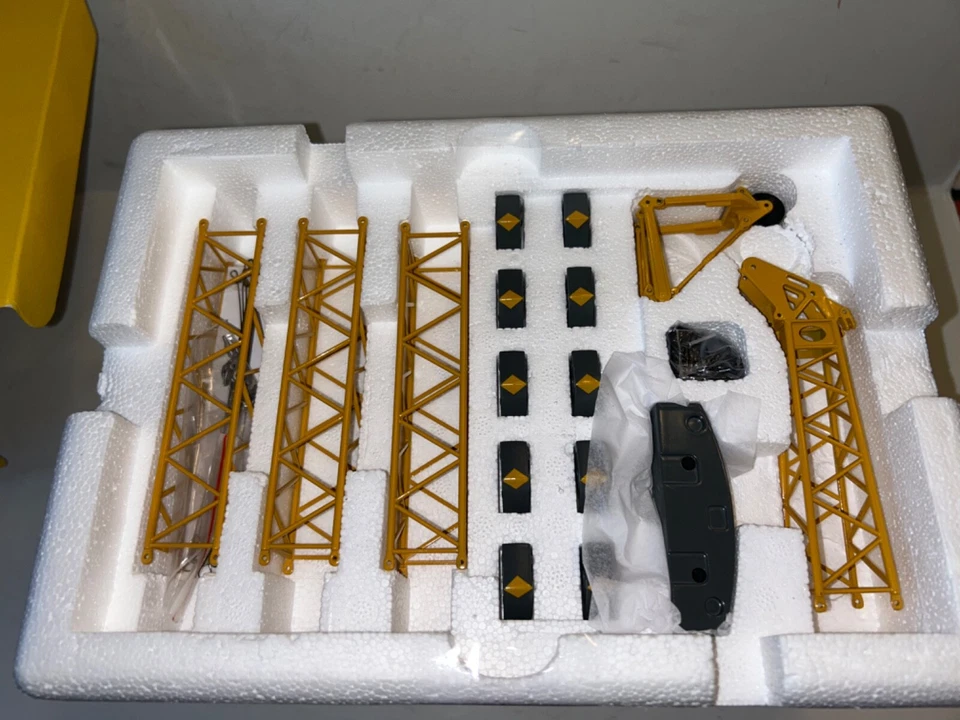 Grúa sobre orugas de ciclo de trabajo 1/50 NZG 728 LIEBHERR HS 855 HD Foto 4 de 4