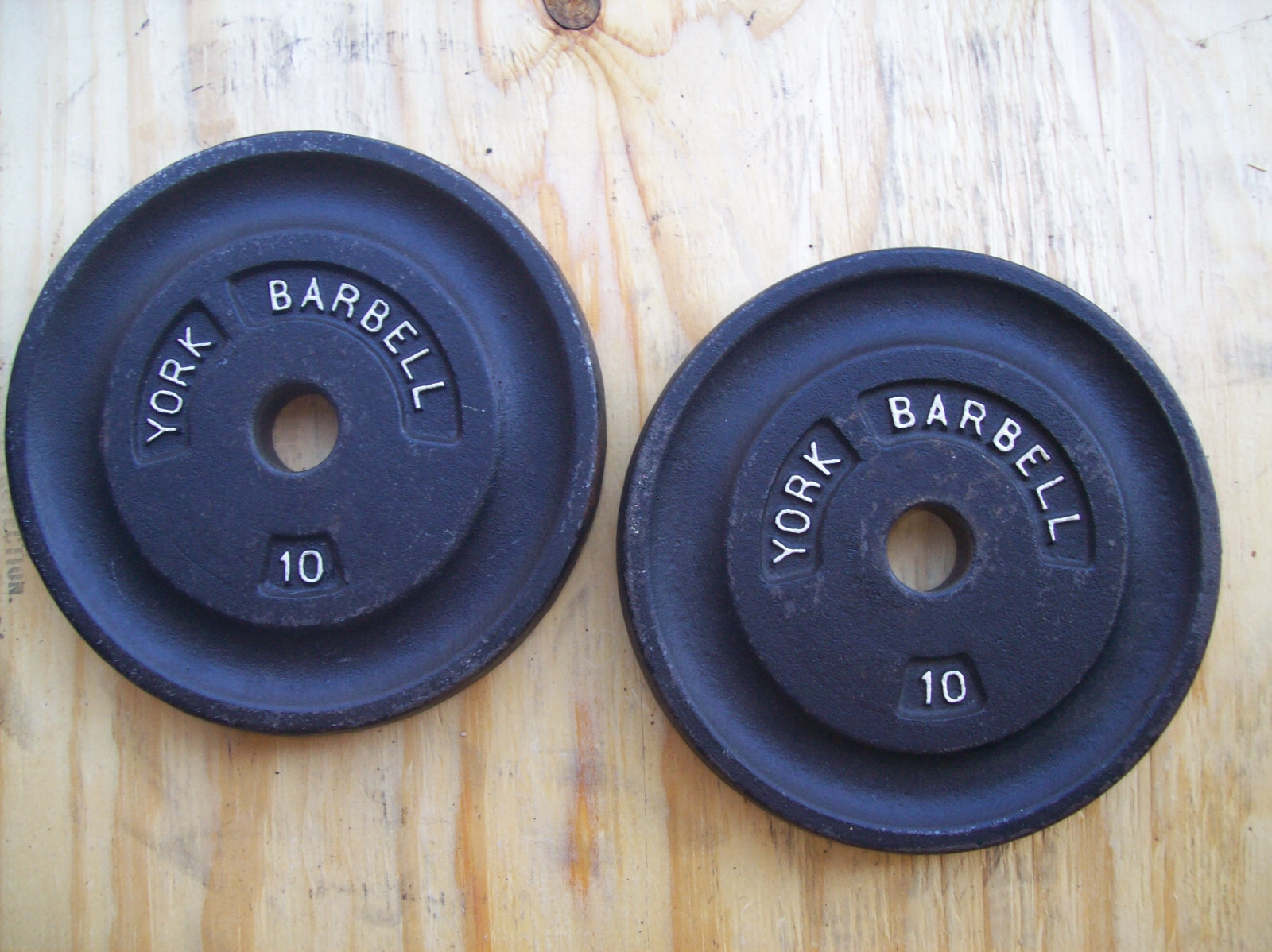 YORK BARBELL 10lb. PLATES Bodybuilding Strongman HOMEGYM Weightlifting Fitness