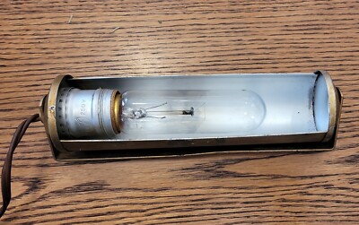 VINTAGE ANTIQUE INDUSTRIAL PORTABLE LIGHT LAMP DESK EAGLE WORKING NICE BRASS