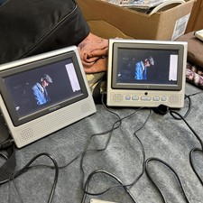 Insignia - 7" Dual-Screen Portable DVD Player NS-D7PDVD Accessories Tested