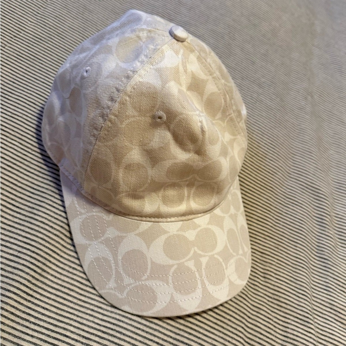 新品　COACH コーチ　 オフホワイト　（白）　ベースボールキャップ Coach Cream Signature Cap | eBay