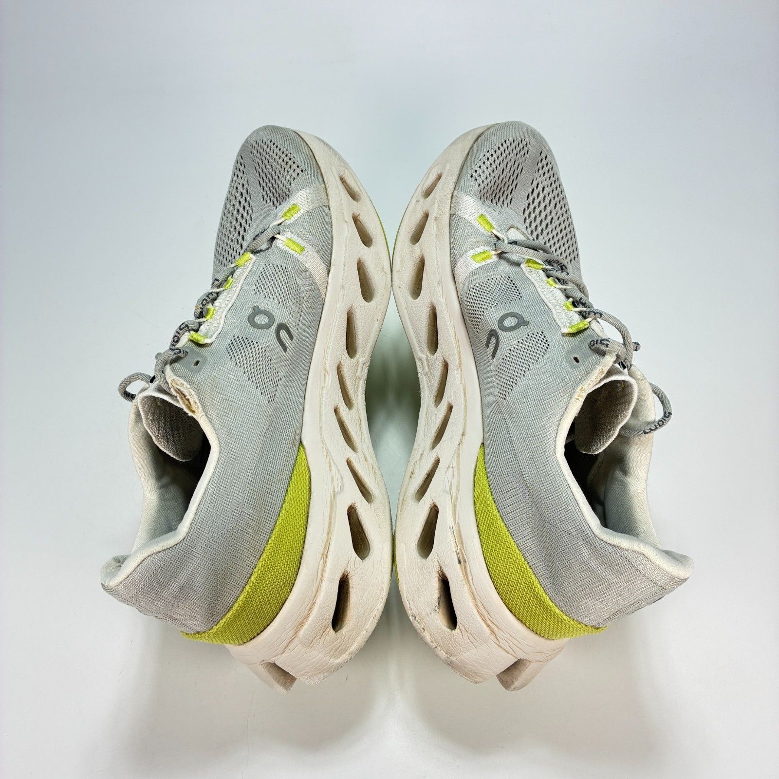 On Cloudeclipse Light Gray White Road Running Sho… - image 9