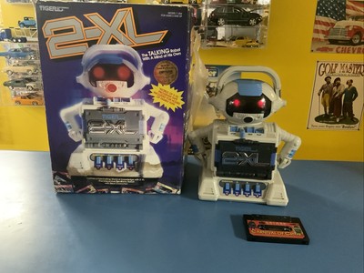 TIGER 2-XL Robot  1993  Talking Robot and Cassette Player w/ Box & Two Cassette
