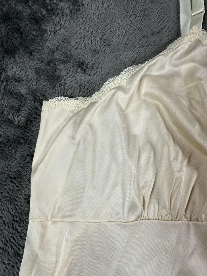 Lencería Shadowline vintage sin cordones para mujer 46 altos X borde de encaje marfil hecha en EE. UU. Foto 3 de 4