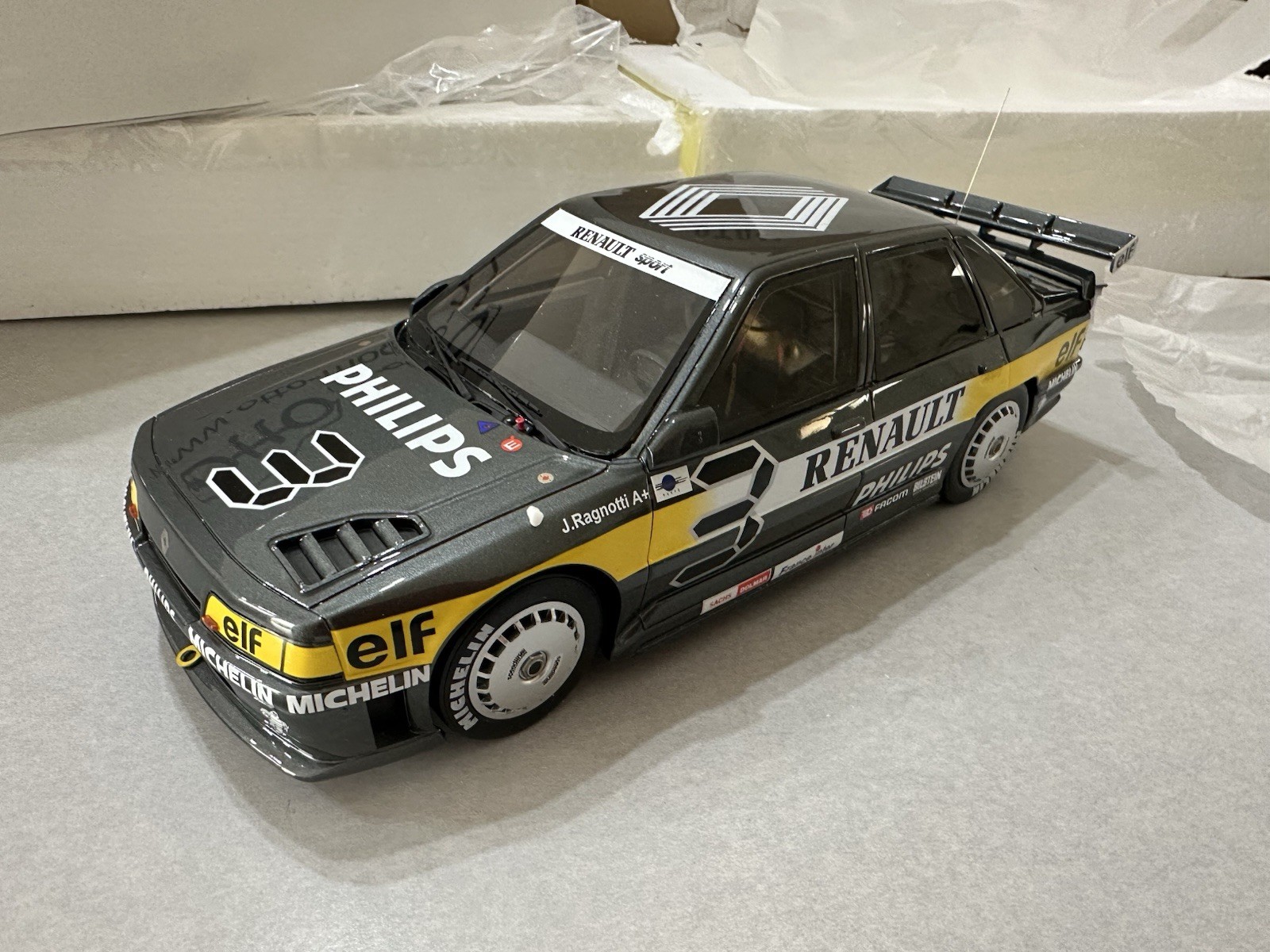 Renault 21 Ragnotti 1988 Otto 1/18 souvenir de course automobile et nostalgie des circuits