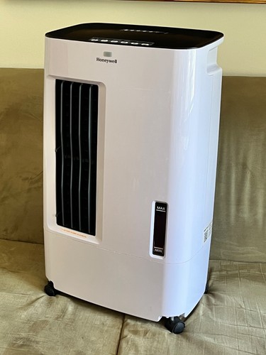 Honeywell Evaporative Cooler CS071AE - Remote Included.