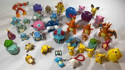 Pokemon Figure Lot 30+ Mixed Vintage Tomy Nintendo Pikachu Charizard Bulk