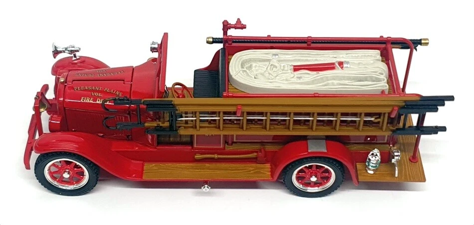 Signature Models 1/32 Scale SM02 - 1928 Reo Fire Truck Pleasant Pains FD - Red - Image 4 of 4