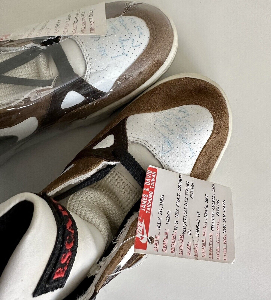 NIKE エアフォース1 1988年製ヴィンテージ　オリジナル Vintage 1988 Nike Air Force Escape Prototype Signed by