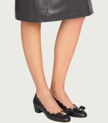 SALVATORE FERRAGAMO WOMEN'S SHOES LEATHER VERA BOW COURT PUMPS SIZE 6 B BLACK