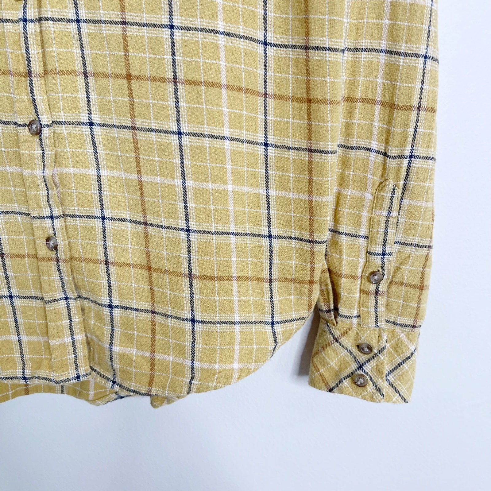 Universal Thread Womens Plaid Button Down Shirt Y… - image 4