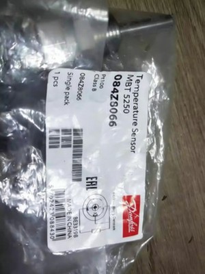 MBT5250 084Z8066 Danfoss Temperature Sensor Brand New free shipping