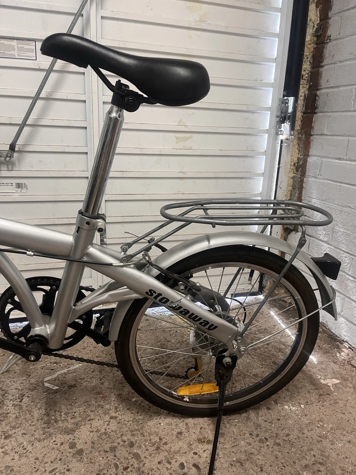 Stowaway Folding Bike 20in Silver with Rear Rack Mudguards Kickstand - Image 3 of 4