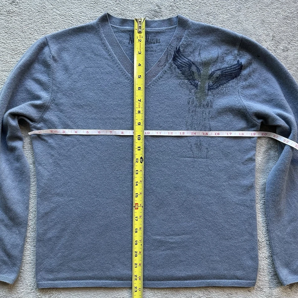 Neiman Marcus Men’s Sweater M 100% Cashmere Blue V-Neck Wing Cross Graphic Y2K - Image 4 of 4