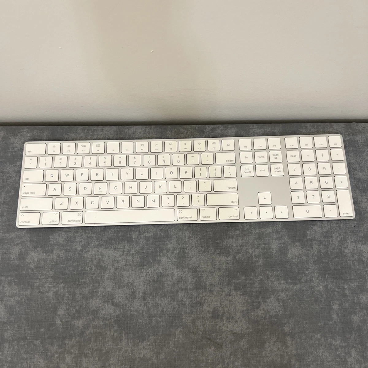 Apple USB-C English Computer Keyboards & Keypads for sale | eBay