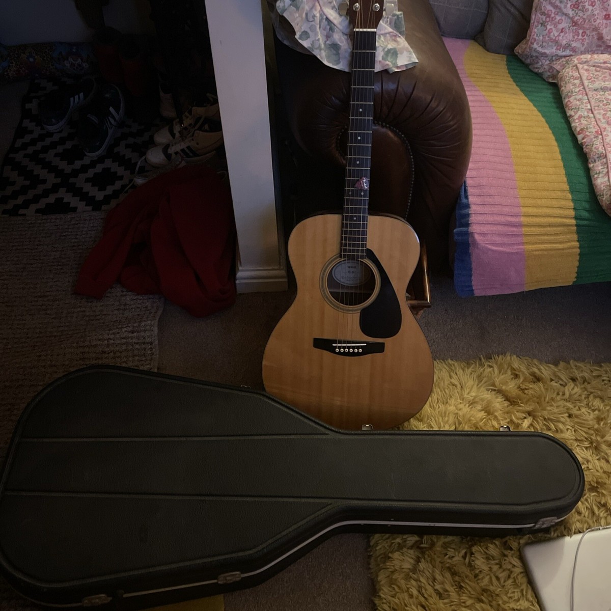 Yamaha FS-311, OOO size acoustic guitar, with hiscox classical