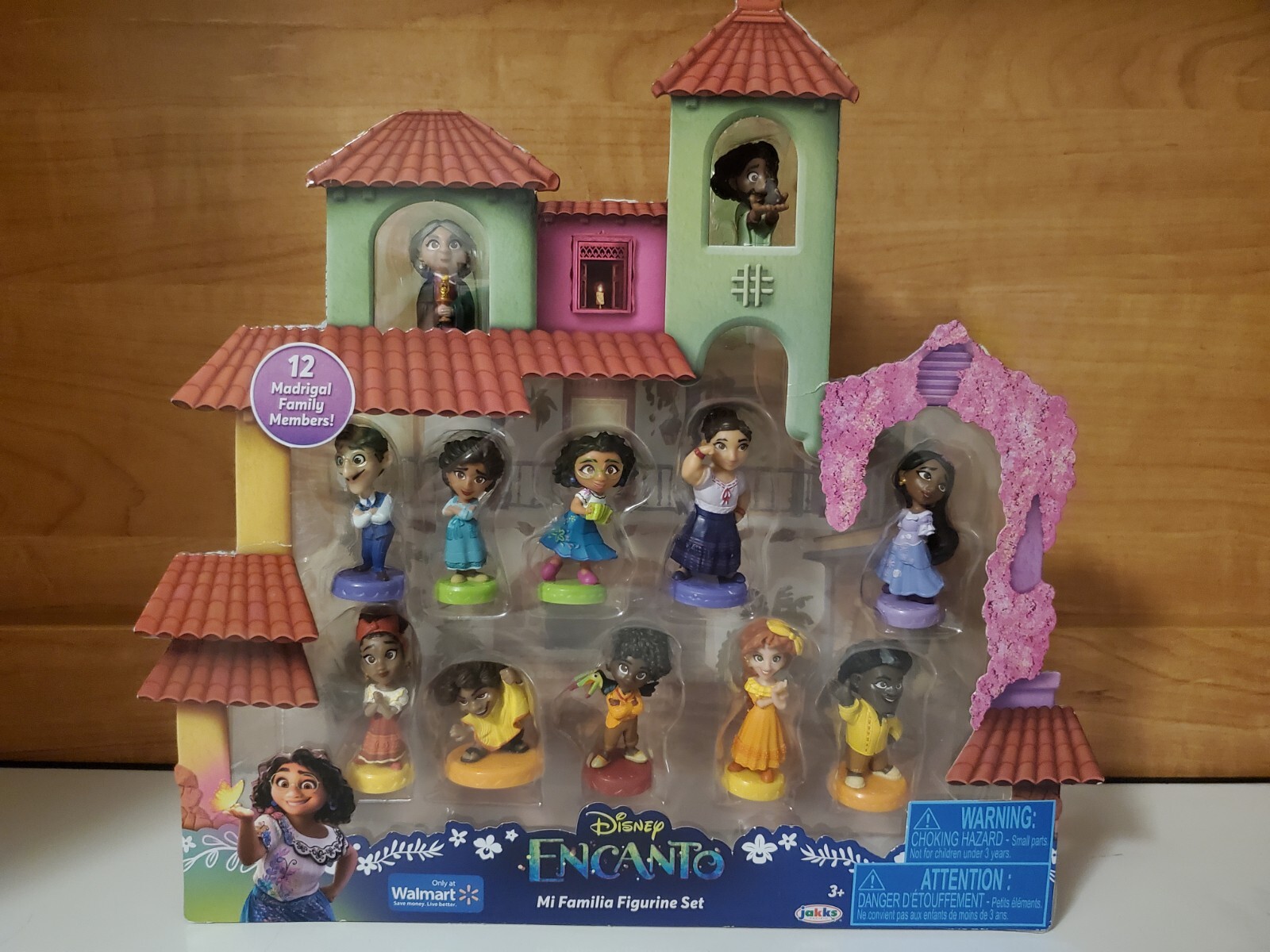 Disney Encanto Mi Familia 12 Mini Figure Set Walmart Exclusive (in packaging)