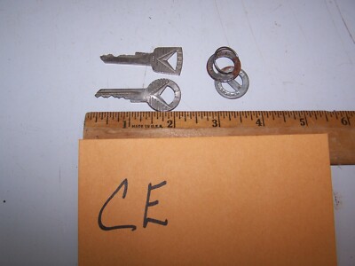 Vintage FORD Automobile Keys - Lot CE