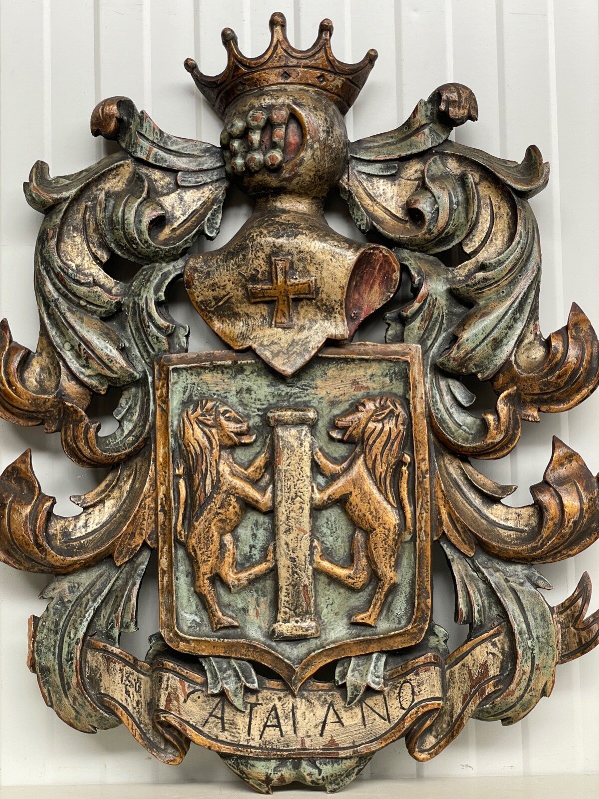 Exceptional Large Coat of Arms carved in polychromed wood