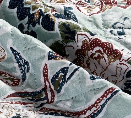 Brilliant Sunshine Beautiful Burgundy Flowers Couch Cover, Quilted X-Large So... - Picture 7 of 7