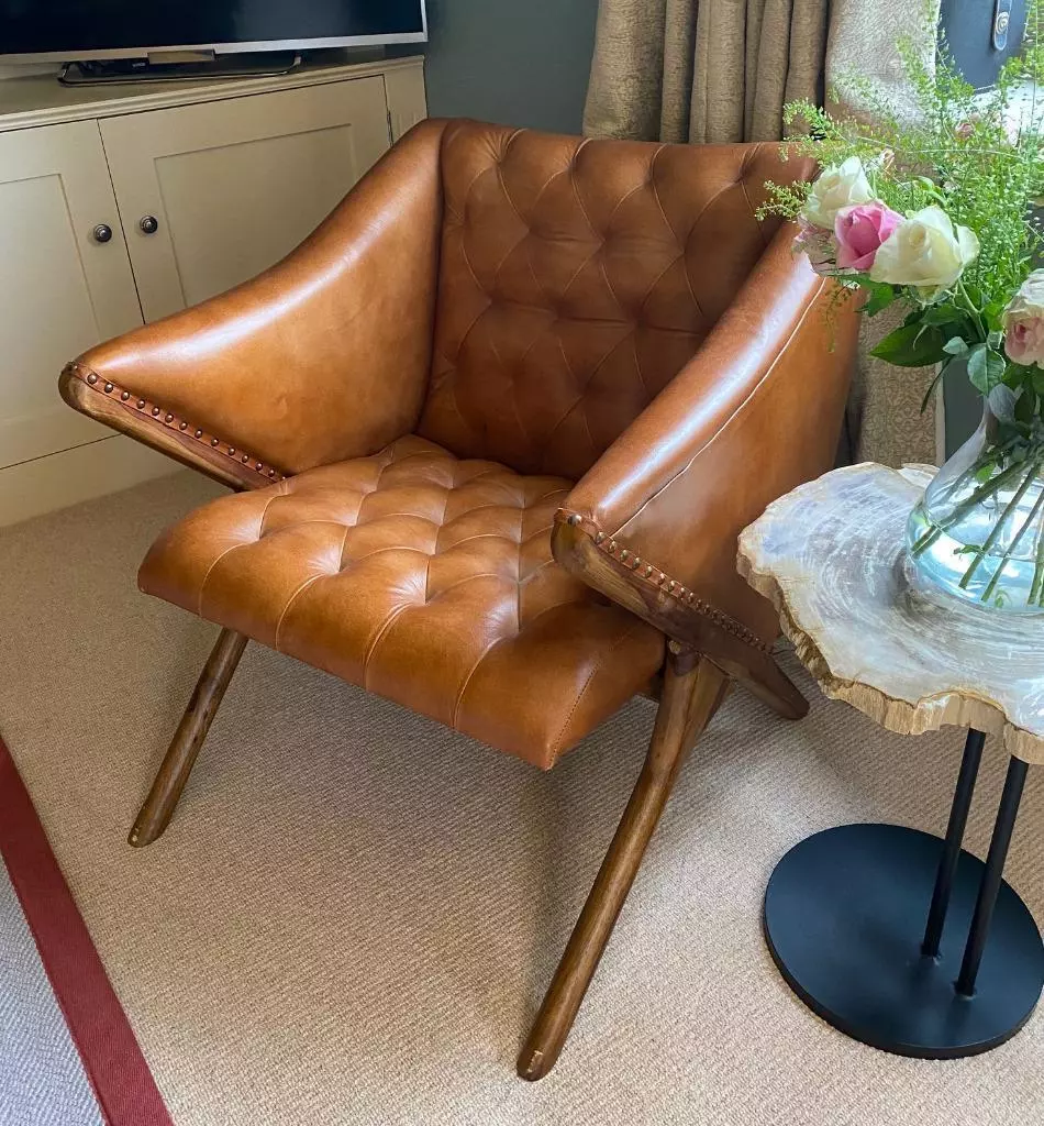 Brown Buttoned 100 Leather Armchair Occasional Statement