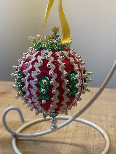 Spilla a spinta vintage ornamento natalizio rosso bianco verde - Foto 3 di 6