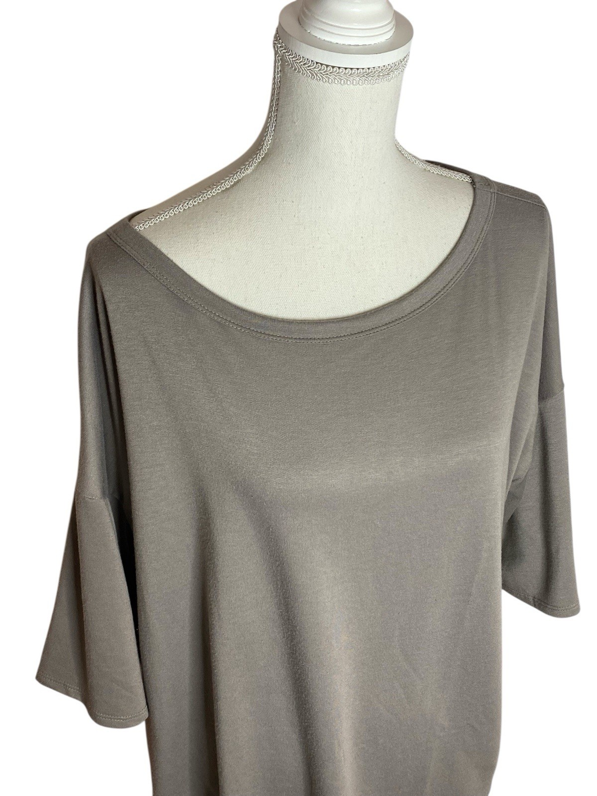 Three Bird Nest Medium Brown Ruffle Split Back To… - image 5