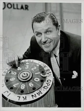 1974 Press Photo Warren Hull, "Spin To Win" game show host - lry20424