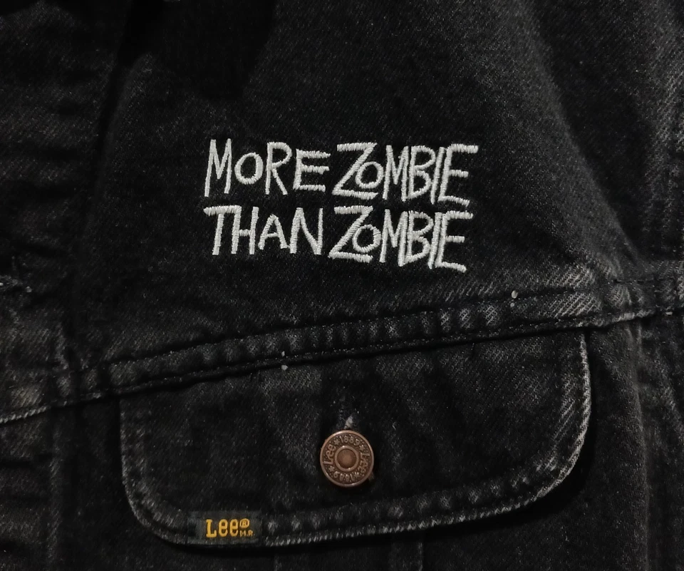 Chaleco Lee Blanco Zombie "More Zombie Than Zombie" De Colección Años 90 Crew Bordado  Foto 3 de 4