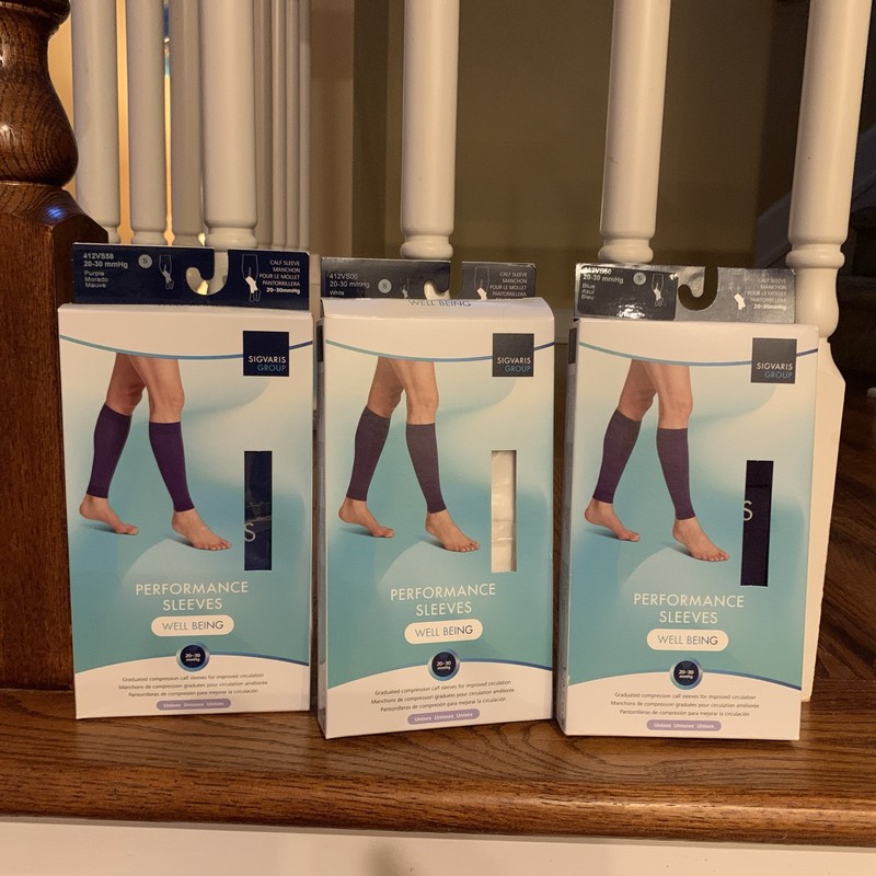 (3) SIGVARIS Women’s Performance Calf Sleeve 20-30mmHg - Small 