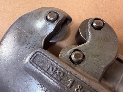 Vintage Ridgid No. 1 - 2 Heavy Duty 1/8" to 2" Inch No. 2 Pipe Cutter + Spare - Picture 6 of 19