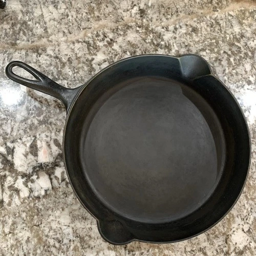 Vintage Erie #10 Antique Cast Iron Skillet Heat Ring Frying Pan