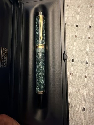 Parker Duofold Centennial Fountain Pen Marble Green 18Kt Gold Med NIB New In Box