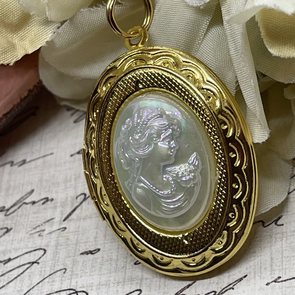 Medallón Oro Brillante Perla Blanca Dama Victoriano Doncella Collar Regalo Mamá Único Foto 4 de 4