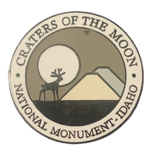 Vintage Krater des Mondes Nationaldenkmal Idaho Reise Souvenir Pin - Bild 1 von 2