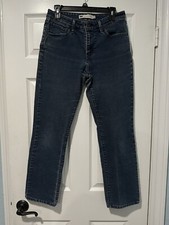 Levi's Women's Size 30 Curve Classic Rise Straight Dark Wash Jeans - SEE NOTE