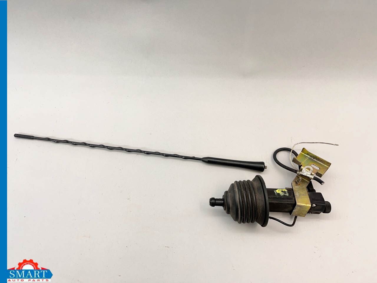 BMW Z3 Roadster Rear Radio Antenna Signal With Mast 9602 OEM Nice