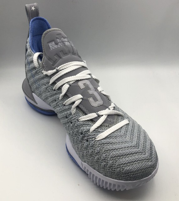 lebron minneapolis lakers shoes