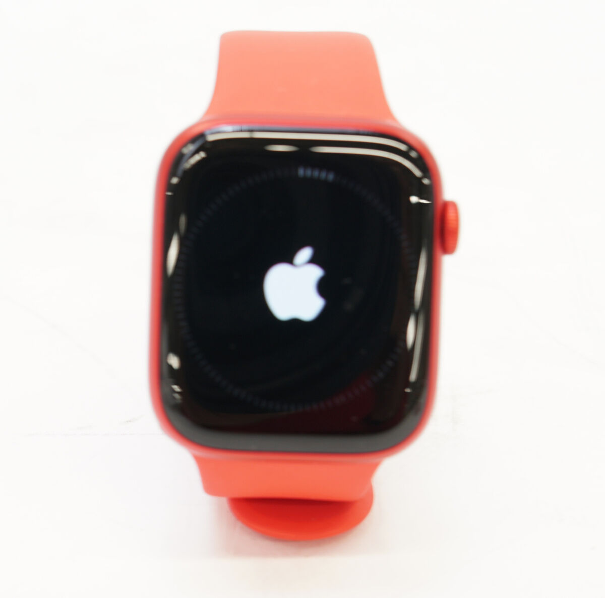 Apple Watch Series 8 | GPS 45mm | Red Aluminum Case with Red Apple Watch Series 8 | GPS 45mm | Red Aluminum Case with Red