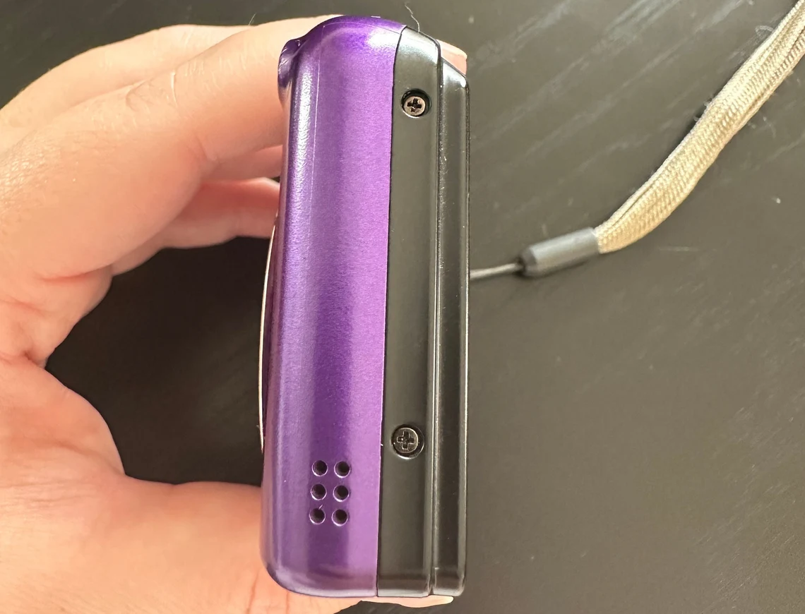 Nikon Coolpix A10 16.1 MP 5x Optical Zoom Purple Compact Nikon Coolpix A10 16.1 MP 5x Optical Zoom Purple Compact