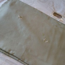 Kimono light colored embroidered