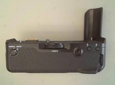   Near Mint  Fujifilm VPB-XT2 Vertical Power Booster Black